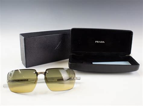 prada sunglasses spr71a 2ac-1l1 case